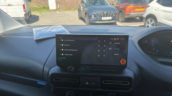 Peugeot Partner Xl Diesel 1.5 BlueHDi 100 Asphalt Van - Image 19